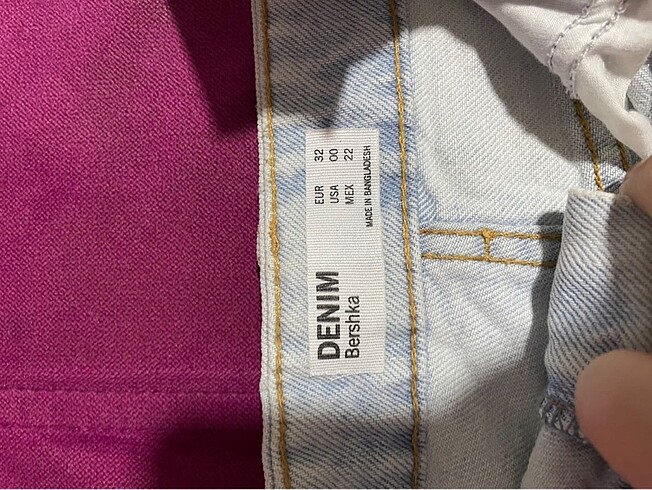32 Beden mavi Renk Bershka 32