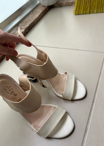 Bayan topluklu ayakkabı - Görsel 4