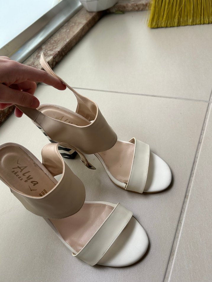 Bayan topluklu ayakkabı - Görsel 4