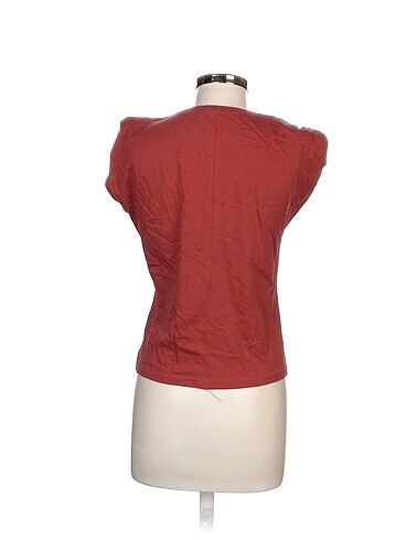 36 Beden Quzu T-shirt %70 İndirimli.