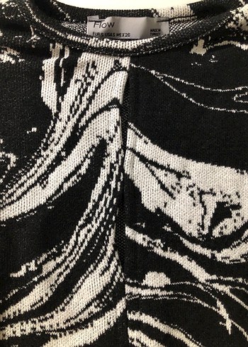 Siyah Beyaz Tie-Dye Uzun Kollu Crop Bluz - Görsel 3