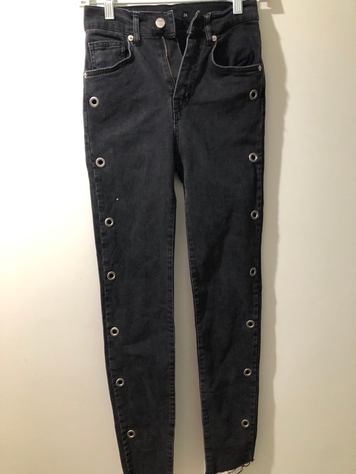 Düğmeli Siyah Dar Kesim Kadın Kot Pantolon - Görsel 2