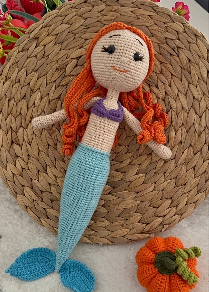 El örgüsü Amigrumi sevimli deniz kızı - Görsel 3