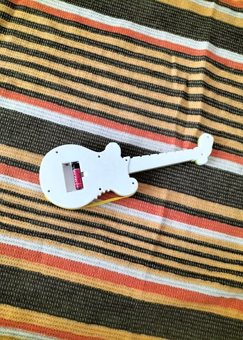 Fisher Price Renkli Çocuk Müzik Oyuncağı Gitar