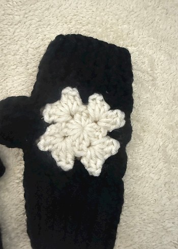 Siyah Beyaz Örgü Kadın Eldiven - Görsel 2