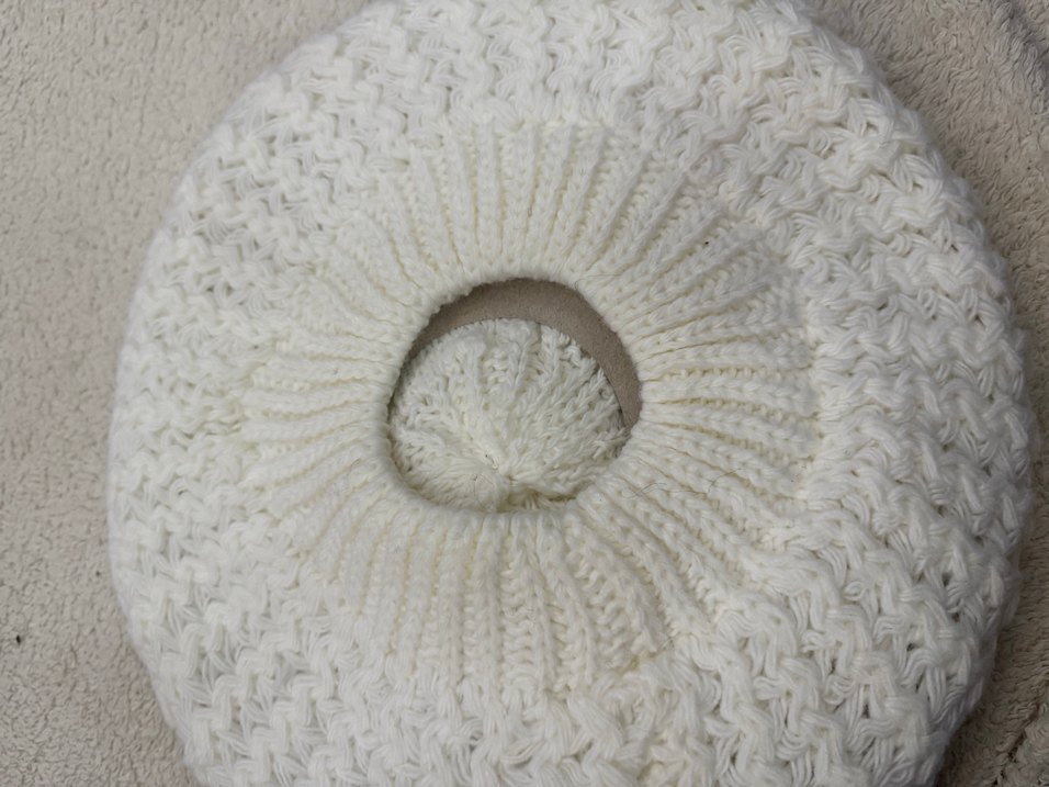 Beyaz Kürklü  ressam Kadın Yün Bere - Görsel 2