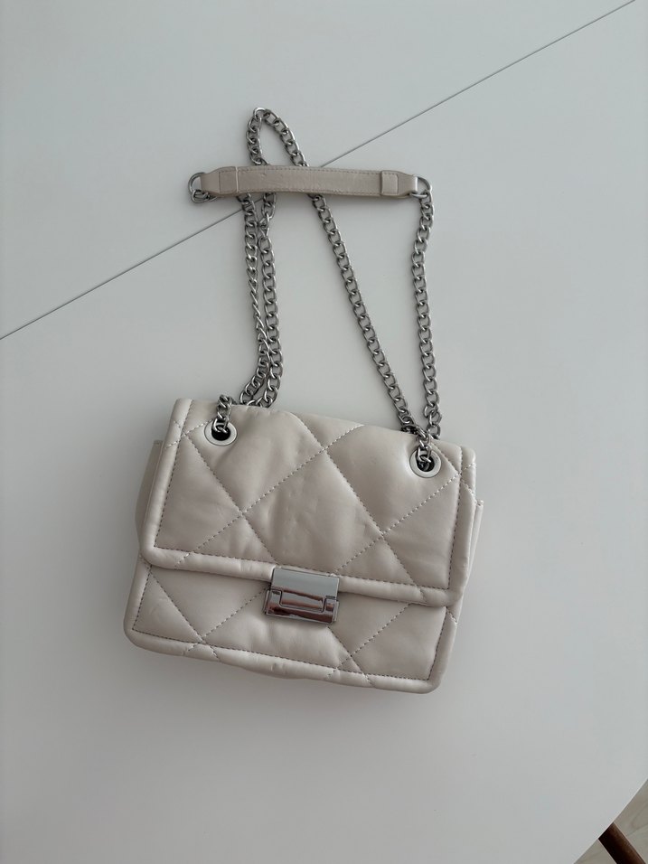 Bej Zincir Detaylı Deri Kadın Çanta - Görsel 2