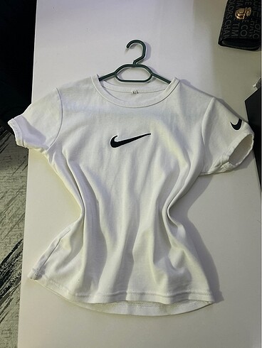 Diğer Nike body