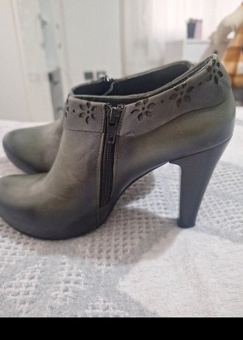 Gri Dolgu Topuklu Tokalı Kadın Bot - Görsel 7