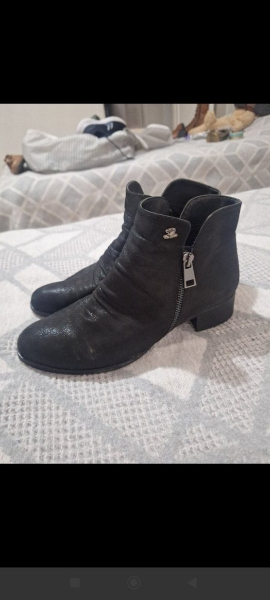 Siyah Süet Tokalı Blok Topuklu Kadın Bot - Görsel 3