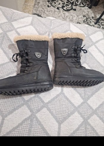 Siyah Kürklü Kadın Botu - Dolgu Topuklu - Görsel 5