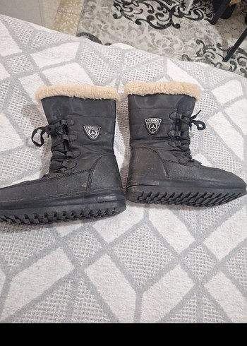 Siyah Kürklü Kadın Botu - Dolgu Topuklu - Görsel 6