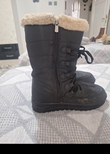 Siyah Kürklü Kadın Botu - Dolgu Topuklu - Görsel 4