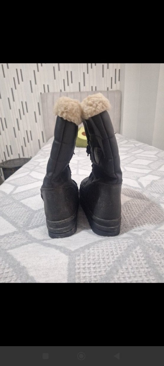 Siyah Kürklü Kadın Botu - Dolgu Topuklu - Görsel 3