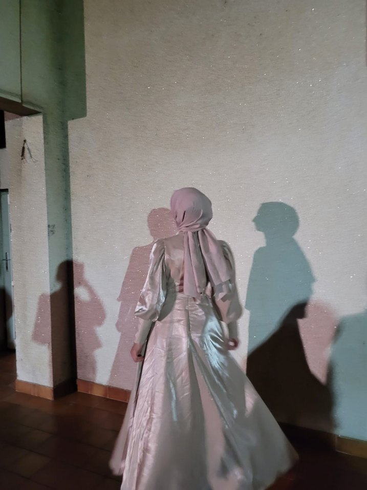 Yandan ipli toz pembe abiye - Görsel 3