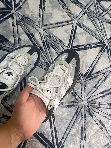 38,5 Beden siyah Renk Adidas spor ayakkabısı