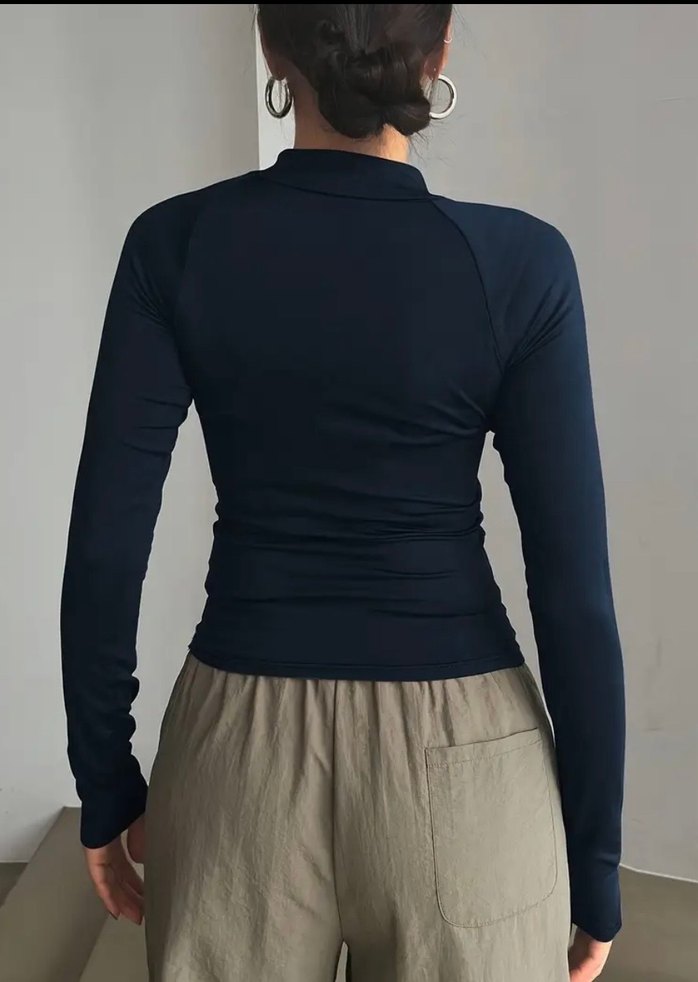 V Yaka Uzun Kollu Kadın Spor Üstü - Görsel 2