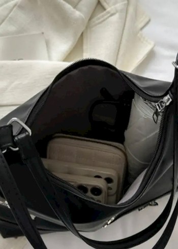 Kelebek Süslemeli Siyah Deri Gotik Çanta - Görsel 3