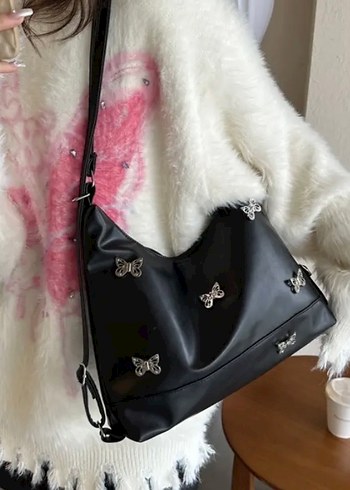 Kelebek Süslemeli Siyah Deri Gotik Çanta - Görsel 2