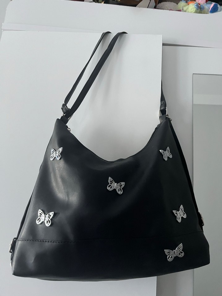 Kelebek Süslemeli Siyah Deri Gotik Çanta - Görsel 4