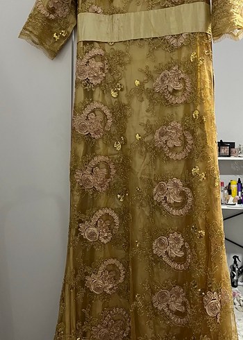 Altın İşlemeli Dantel Uzun Kadın Elbisesi - Görsel 4