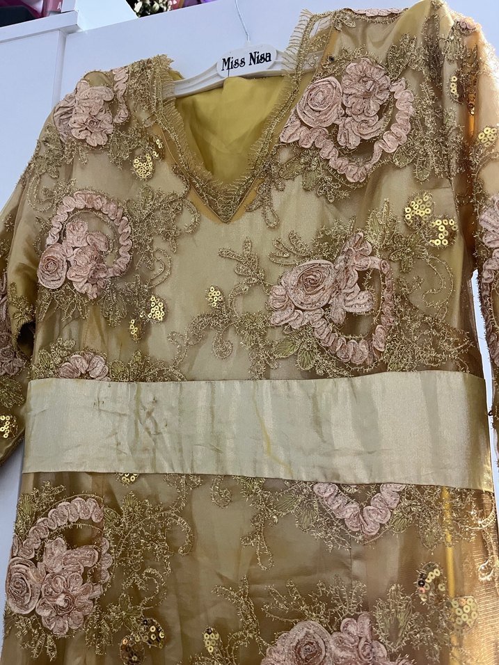 Altın İşlemeli Dantel Uzun Kadın Elbisesi - Görsel 3