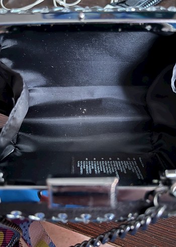 H&M taşlı zımbalı zincir askılı clutch - Görsel 4