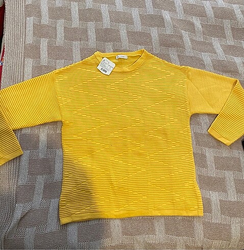 LC Waikiki Kazak etiketi üstünde