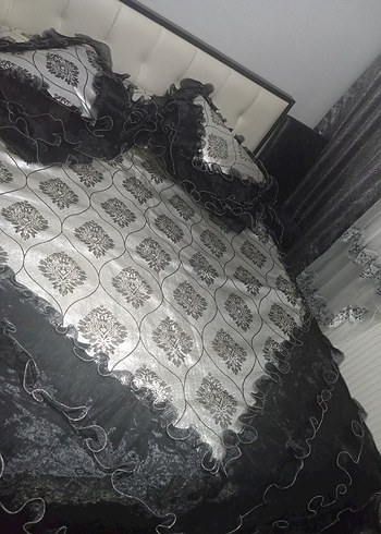 Siyah Yatak Örtüsü - Görsel 3