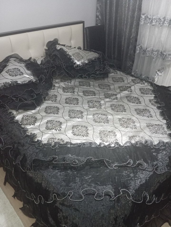 Siyah Yatak Örtüsü - Görsel 2