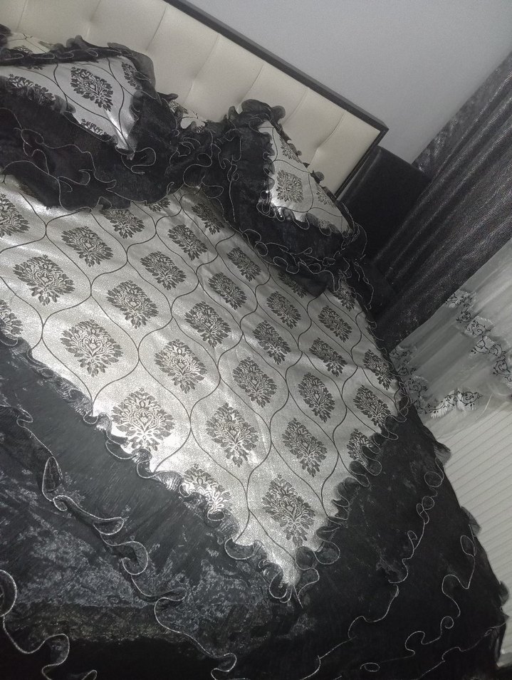 Siyah Yatak Örtüsü - Görsel 3