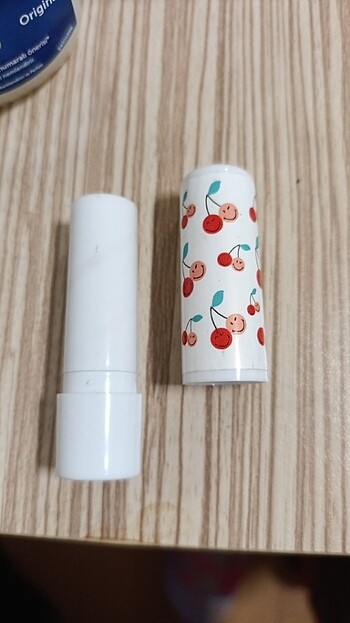  Beden Kirazlı Lip balm