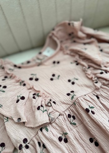 Uzun Kollu Pembe Kız Çocuk Elbisesi - Görsel 4