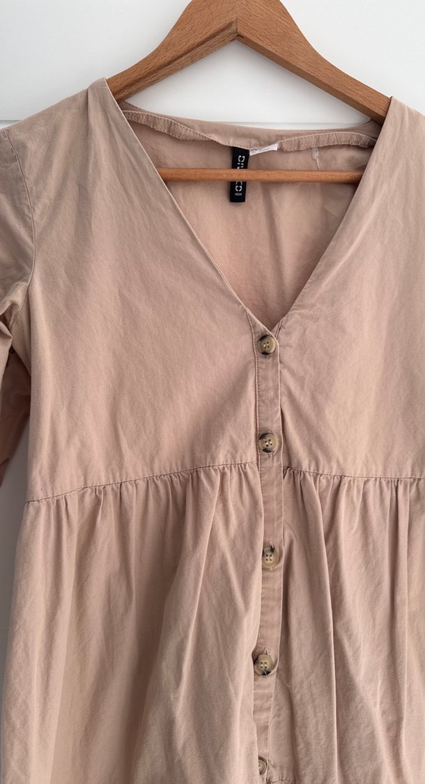 Bej V Yaka Düğmeli Midi Elbise - Görsel 2