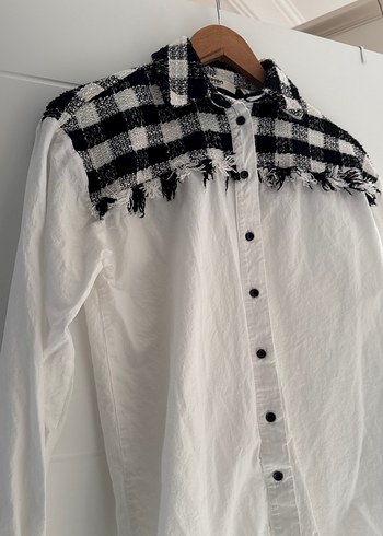 Düğmeli Uzun Kollu Beyaz Gömlek - Görsel 3