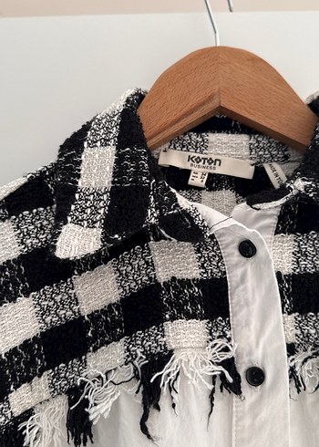 Düğmeli Uzun Kollu Beyaz Gömlek - Görsel 2