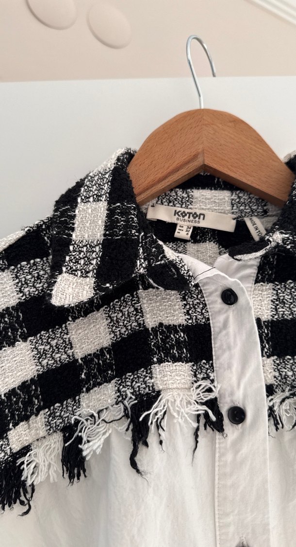 Düğmeli Uzun Kollu Beyaz Gömlek - Görsel 2