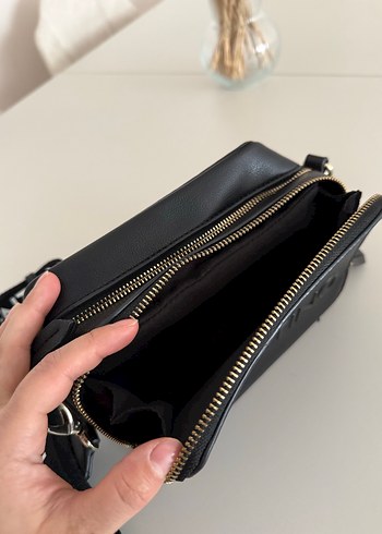 Valentino Siyah Deri Kemerli Kadın Çanta - Görsel 7