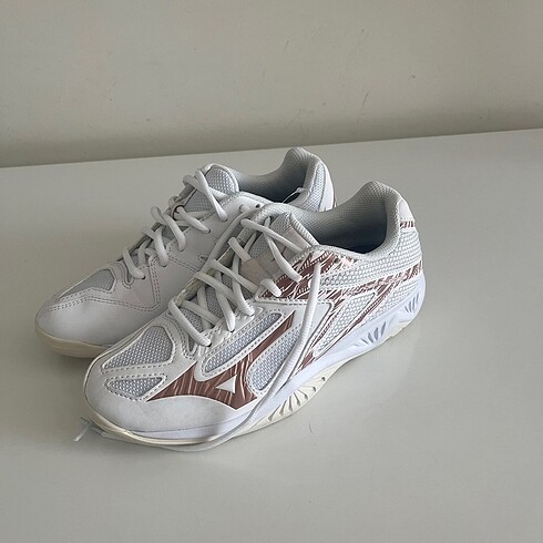 38 Beden mizuno voleybol ayakkabısı thunder blade 3
