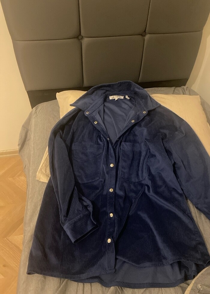 Koton gece mavisi fitilli kadife gömlek - Görsel 3