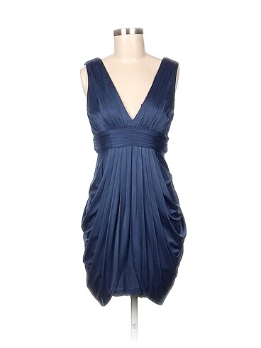 BCBG Maxazria Kısa Elbise %70 İndirimli.