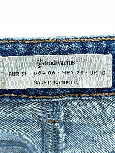38 Beden mavi Renk Stradivarius Jean / Kot Şort %70 İndirimli.