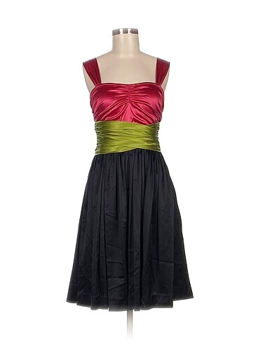 DKNY Kısa Elbise %70 İndirimli.