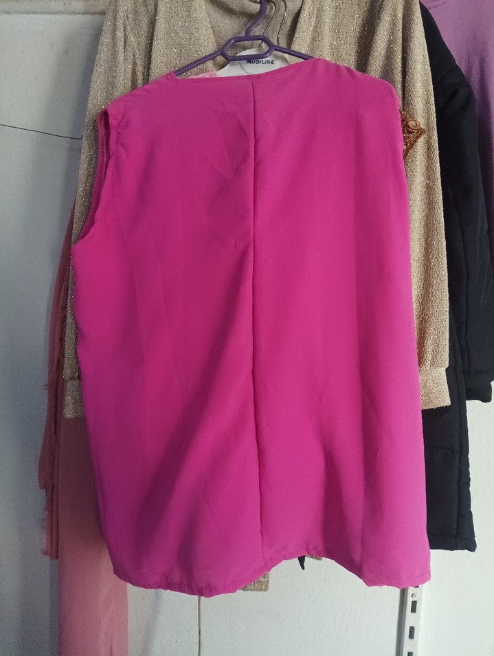 Pembe V Yaka Dökümlü  Bluz - Görsel 4