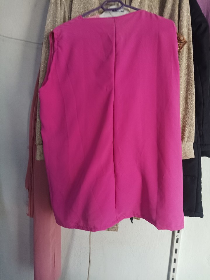 Pembe V Yaka Dökümlü  Bluz - Görsel 3