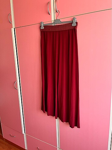 Bordo renginde etek