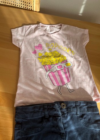 Kız Çocuk Pembe Tişört ve kot eteği - Görsel 3