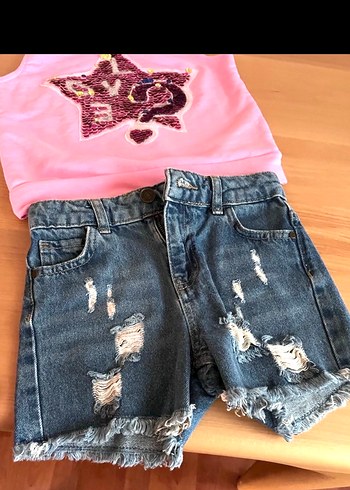 Pullu Pembe Kapüşonlu ve kot şort - Görsel 6