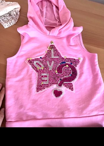 Pullu Pembe Kapüşonlu ve kot şort - Görsel 3