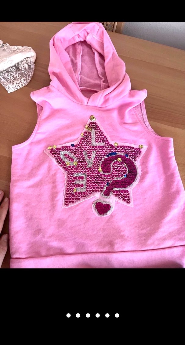 Pullu Pembe Kapüşonlu ve kot şort - Görsel 3